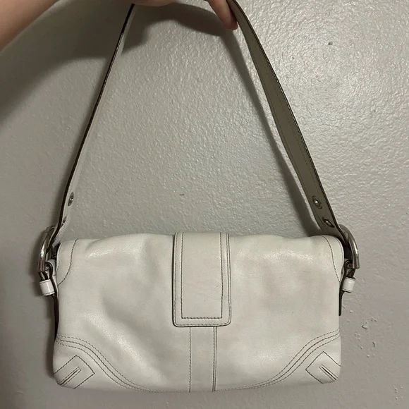 White Vintage Soho Coach Purse - Picture 6 of 6
